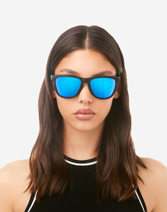 LUNETTES HAWKERS ONE RAW - POLARIZED BLACK SKY