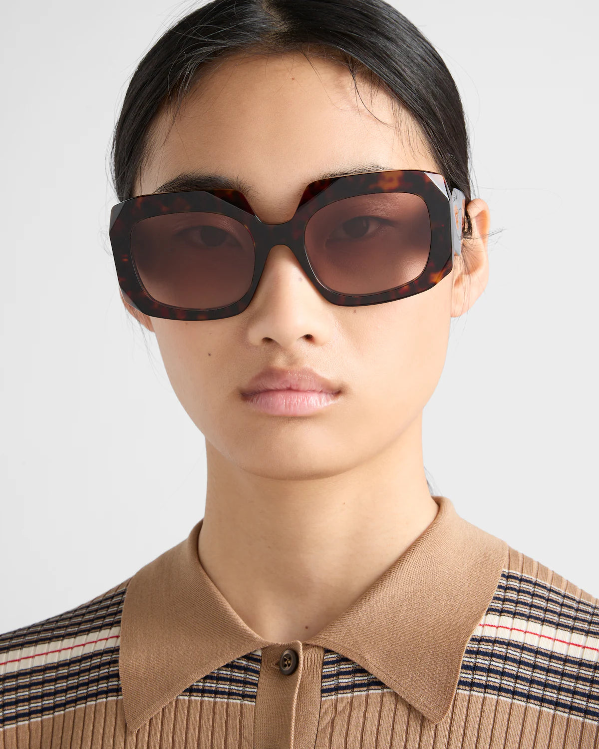 LUNETTES DE SOLEIL PRADA SYMBOLE 
VERRES MARRON CAFE