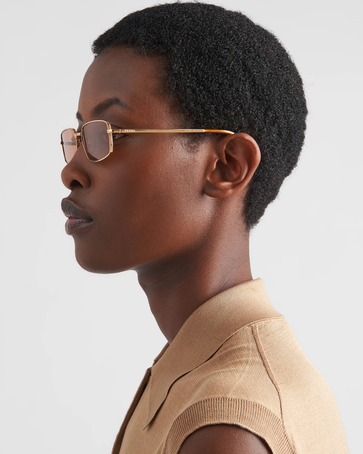 LUNETTES DE SOLEIL ORNEES DU LOGO PRADA