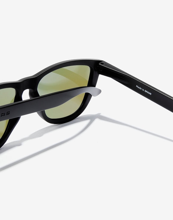 LUNETTES HAWKERS ONE RAW - POLARIZED BLACK SKY