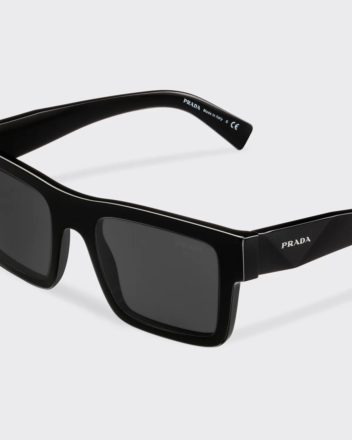 LUNETTES DE SOLEIL PRADA SYMBOLE
VERRES GRIS ARDOISE