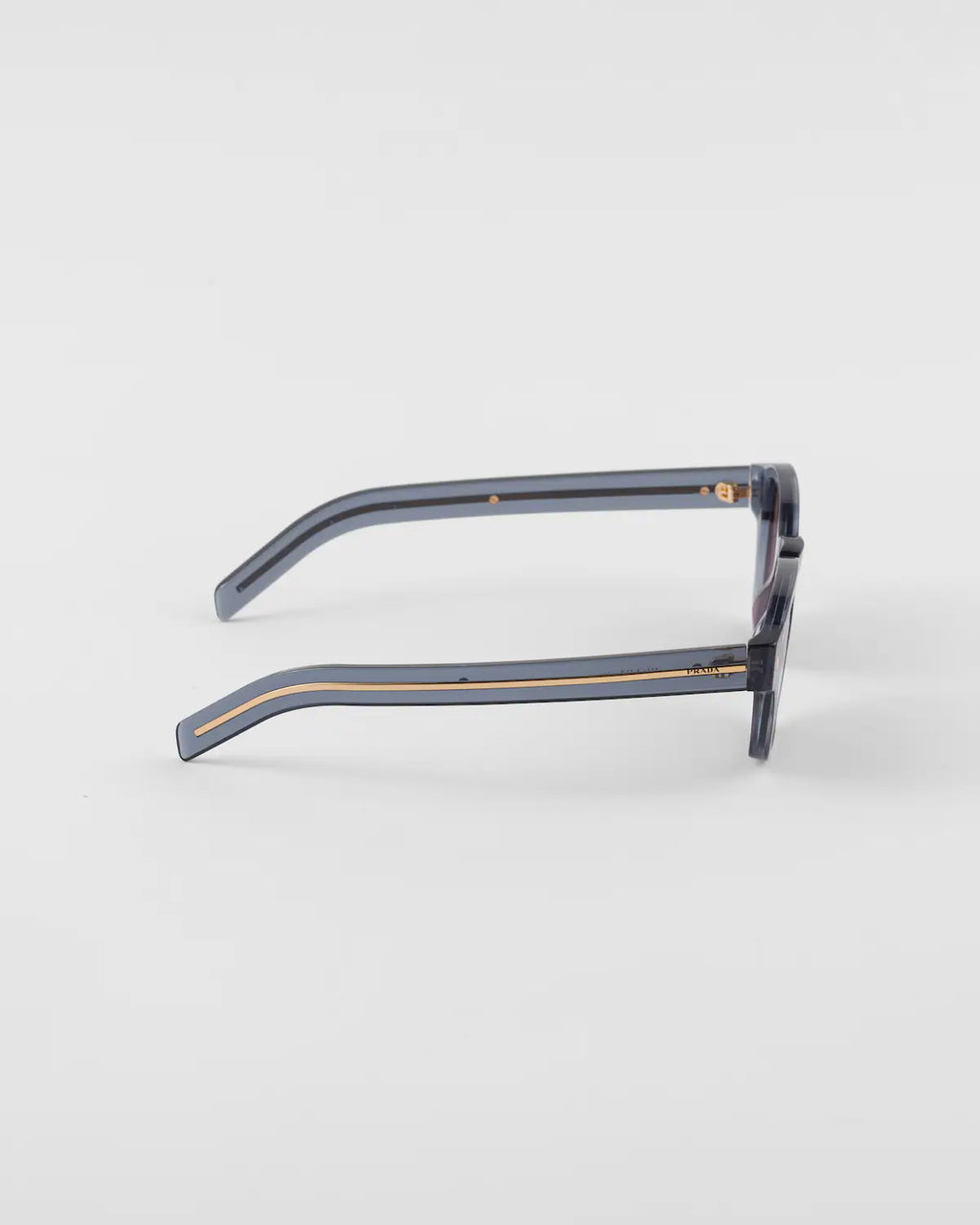 LUNETTES DE SOLEIL PRADA AVEC  PLAQUE EN MÉTAL  ICONIQUES 
MARRON FONCÉ