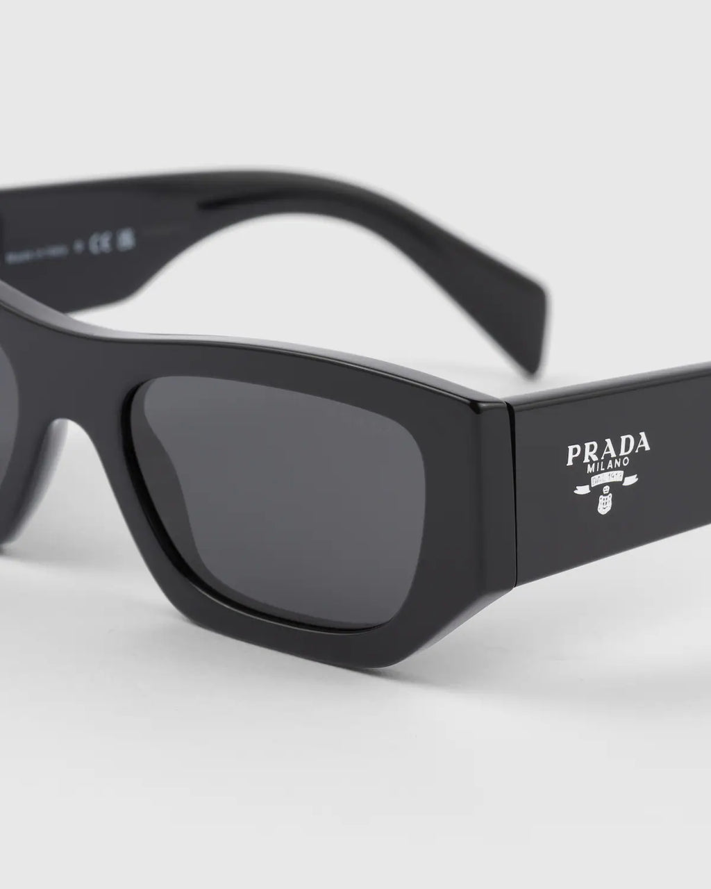 LUNETTES DE SOLEIL AVEC LOGO PRADA