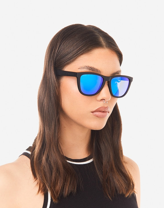 LUNETTES HAWKERS ONE RAW - POLARIZED BLACK SKY