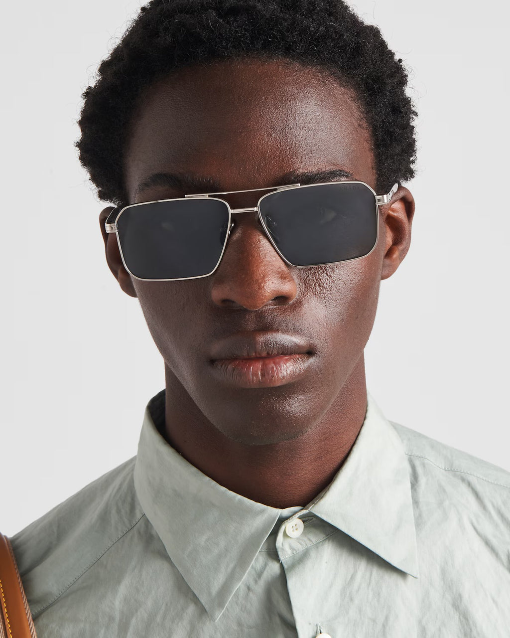 LUNETTES DE SOLEIL ORNÉE DU LOGO PRADA