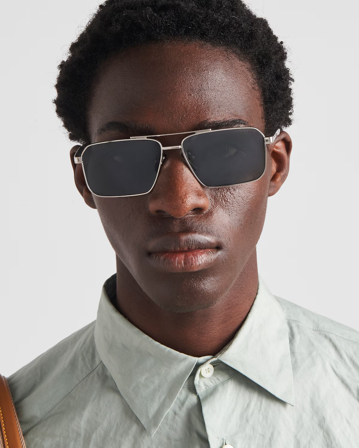 LUNETTES DE SOLEIL ORNÉE DU LOGO PRADA
