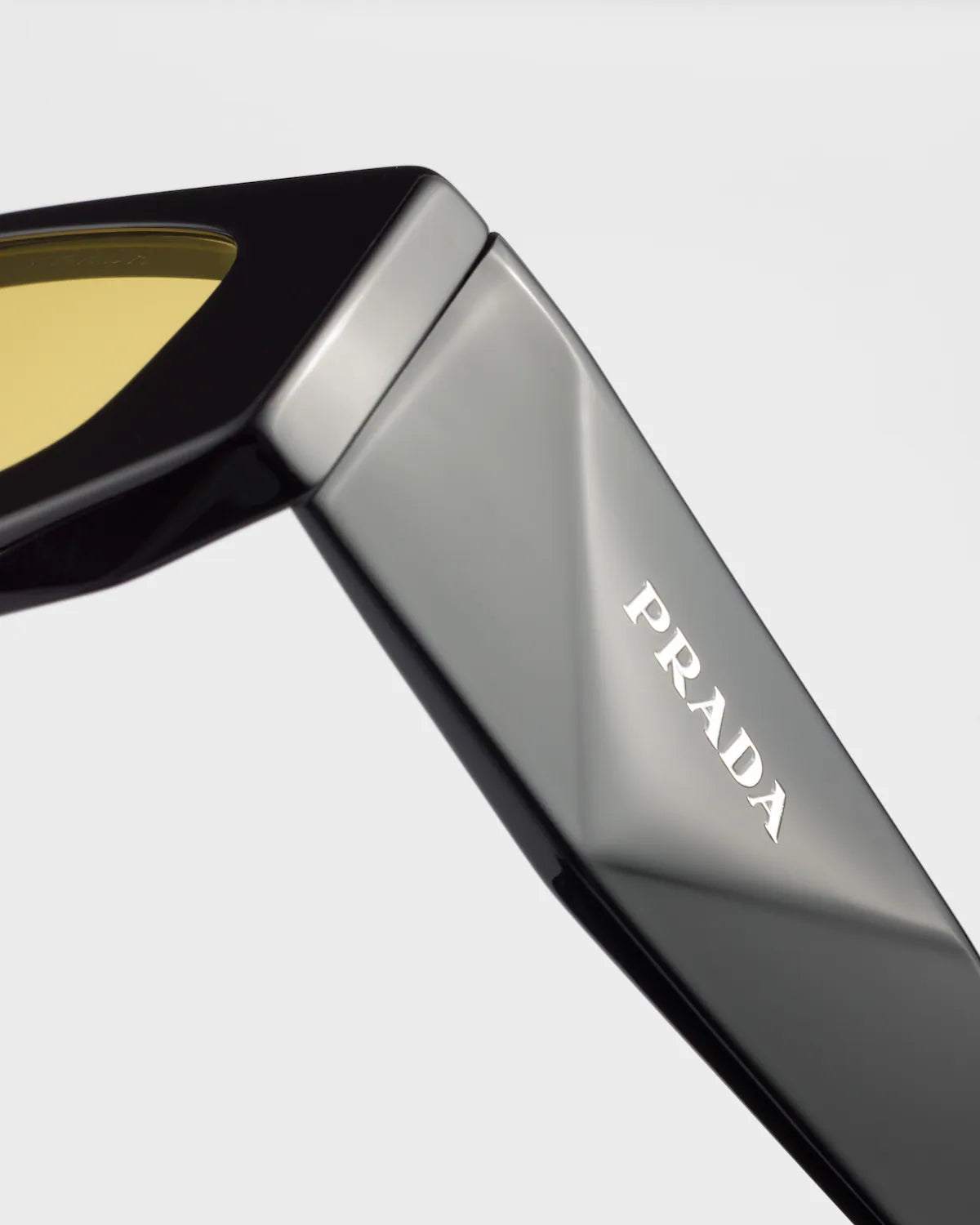 LUNETTES DE SOLEIL PRADA SYMBOLE 
VERRES VERT CÈDRE